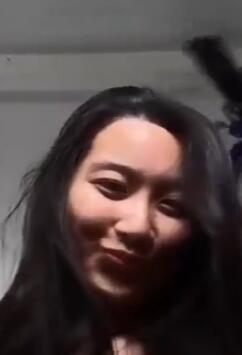 漂亮美眉被混血黑祖宗洋男友