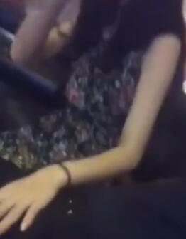 KTV边唱歌主打一个尽性