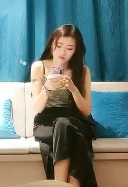 沈先生约会黑色开叉长裙小少妇