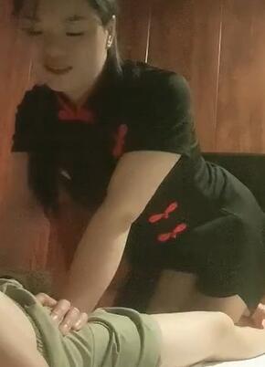 张先生勾引旗袍女技师