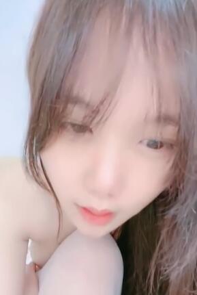 颜值很高的白丝妹子全程露脸