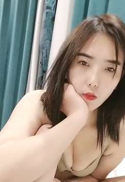 轻熟女带个闺蜜下海特写