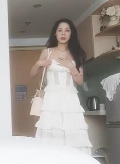 白衣少妇气质极佳-硬壳专题