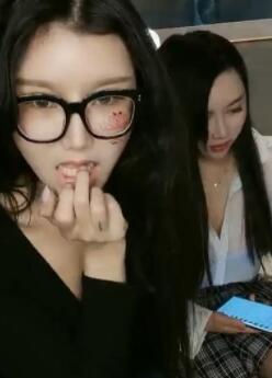 新一代女约会_四月六号自拍双飞第二场