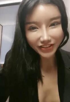 新一代女约会_四月四号自拍双飞第三四场