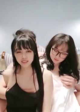 眼镜幸福老哥,双飞大妹子