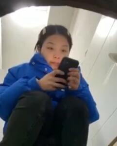 小县城上帝视角偷拍多位年轻美女的粉嫩
