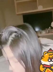 嫩模杭州白白白虎馒头 能看到此就是你的荣幸