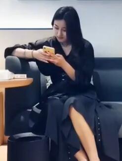 老牌网红郭美美出道拍摄写真后